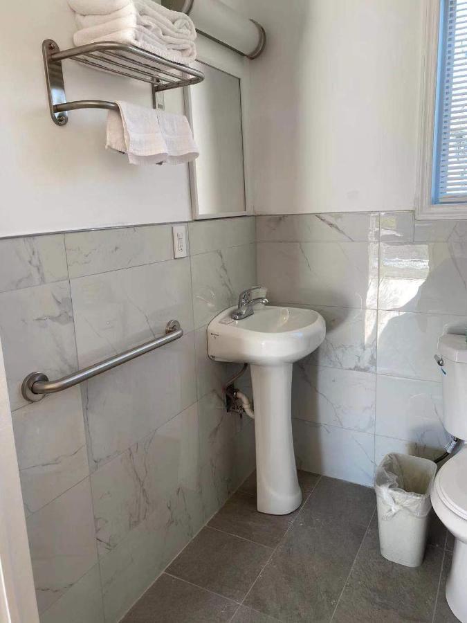 Village Motel Ellenville Екстериор снимка