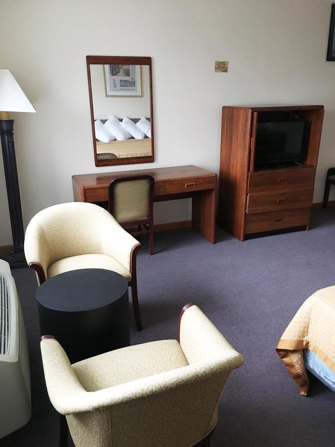 Village Motel Ellenville Екстериор снимка